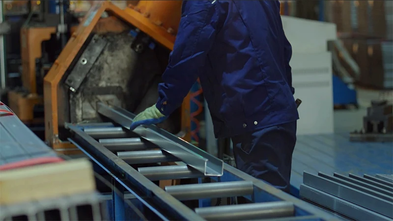 扬帆出海!新恒源700MW固定支架发货菲律宾!